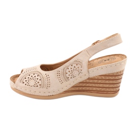 Evento Udobne sandale na klin 20SD98-1862 smeđa žuta boja 1