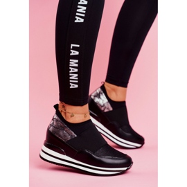 Ženske sportske cipele na klinima Black Cold Play crna 1