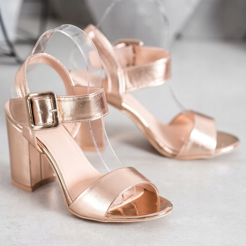 Small Swan Sandale na šanku s eko kožom zlatni 1