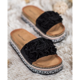 Small Swan Papuče od antilopa s ukrasima crna 1