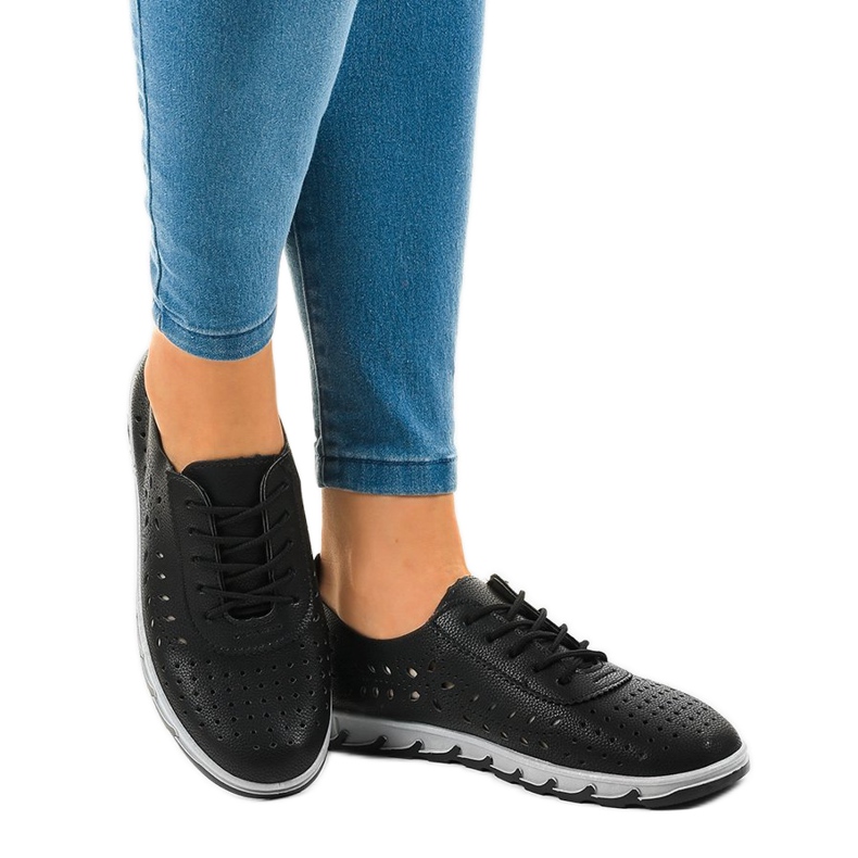Crne ažurne sportske tenisice JH81168-3 crna 1