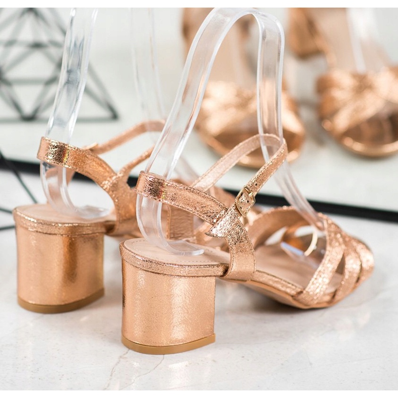 Small Swan Sjajne sandale na šanku zlatni 1