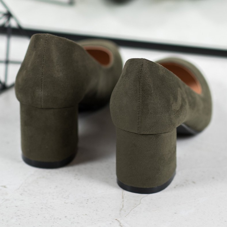 Fama Crpke od antilopa na stupu zelena 1