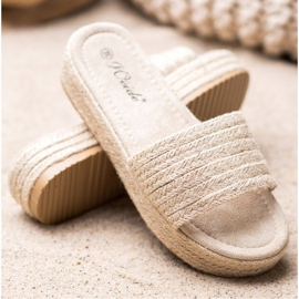 Weide Papuče od slame na platformi bež 1