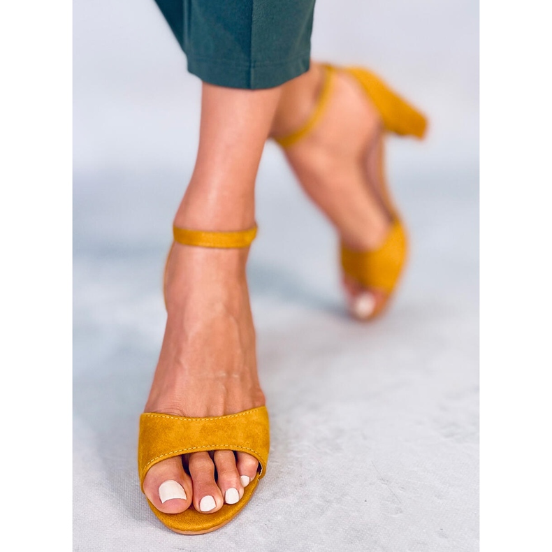 Sandale sa visokim potpeticama med 88-395 Žuta žuta boja 1