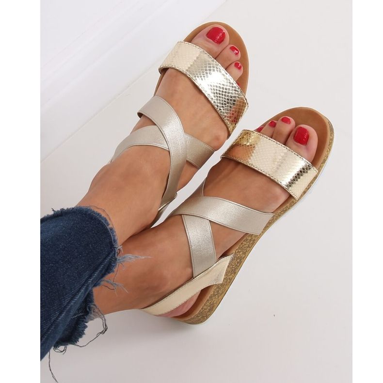 AM042 Zlatne ženske zlatne sandale zlatni 2