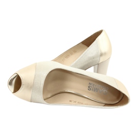 Šatlovi s otvorenim prstima Gamis 1525 bež zlatni 4