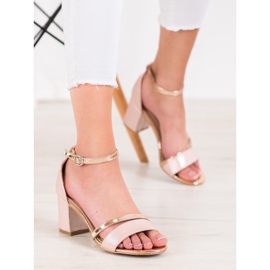 Mannika Elegantne sandale sa sjajem žuta boja 1