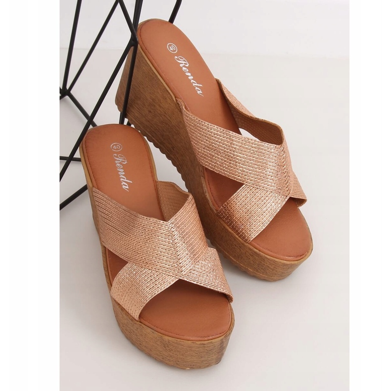 Papuče na klin šampanjac 10-235 Šampanjac bež 1