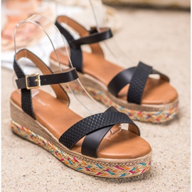 Small Swan Modne sandale s eko kožom crna 2