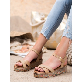 Small Swan Modne sandale s eko kožom smeđa 1