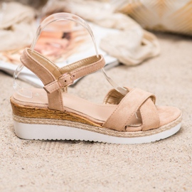 Small Swan Sandale na klin s sjajem smeđa 1