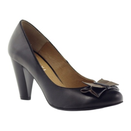 Kotyl Klasične kožne pumpe s lukom 1307 crni katil crno 1