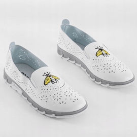 Bijele ažurne tenisice s otiskom JH81172-1 bijela 1