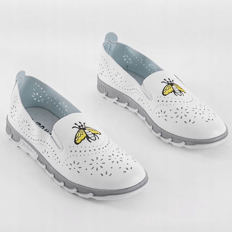 Bijele ažurne tenisice s otiskom JH81172-1 bijela 1