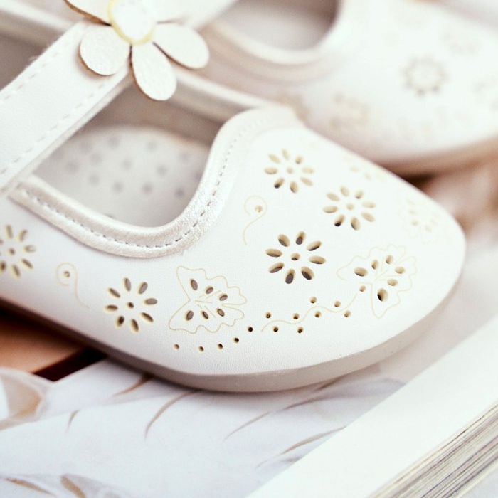 Apawwa Dječje balerinke na čičak Kwiatuszek White Flored bijela 2