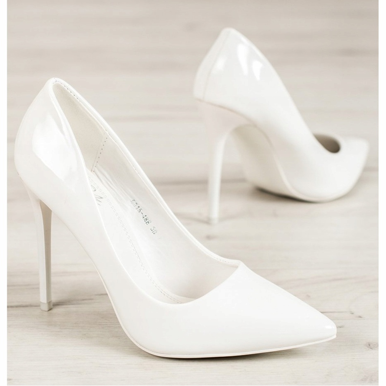 Small Swan Lakirane igle bijela 1