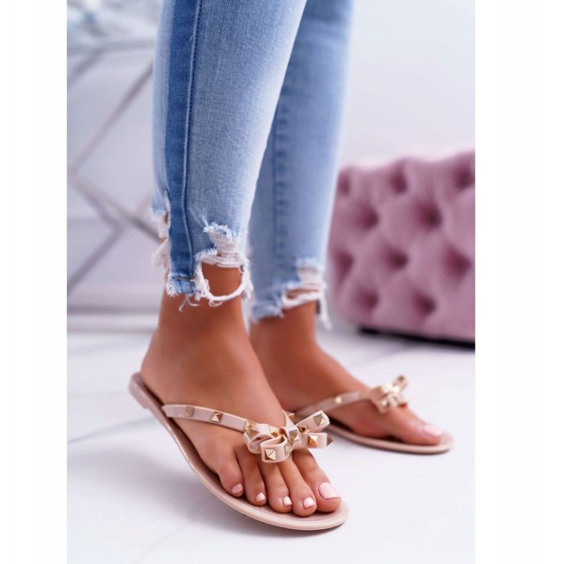 Lu Boo | Bež gumene japanke sa kamenitim klinovima 1