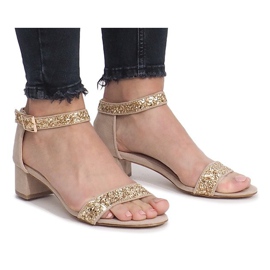 Zlatne sandale na stupu u Montani zlatni žuta boja 1