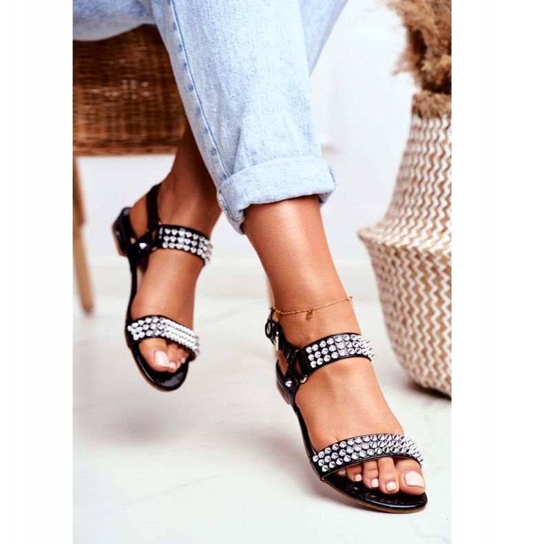 Crne ženske ravne sandale Lu Boo s klinovima Aldona crno 2