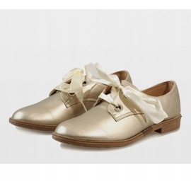 Zlatne cipele na vezanje 188-233 zlatna žuta boja 1