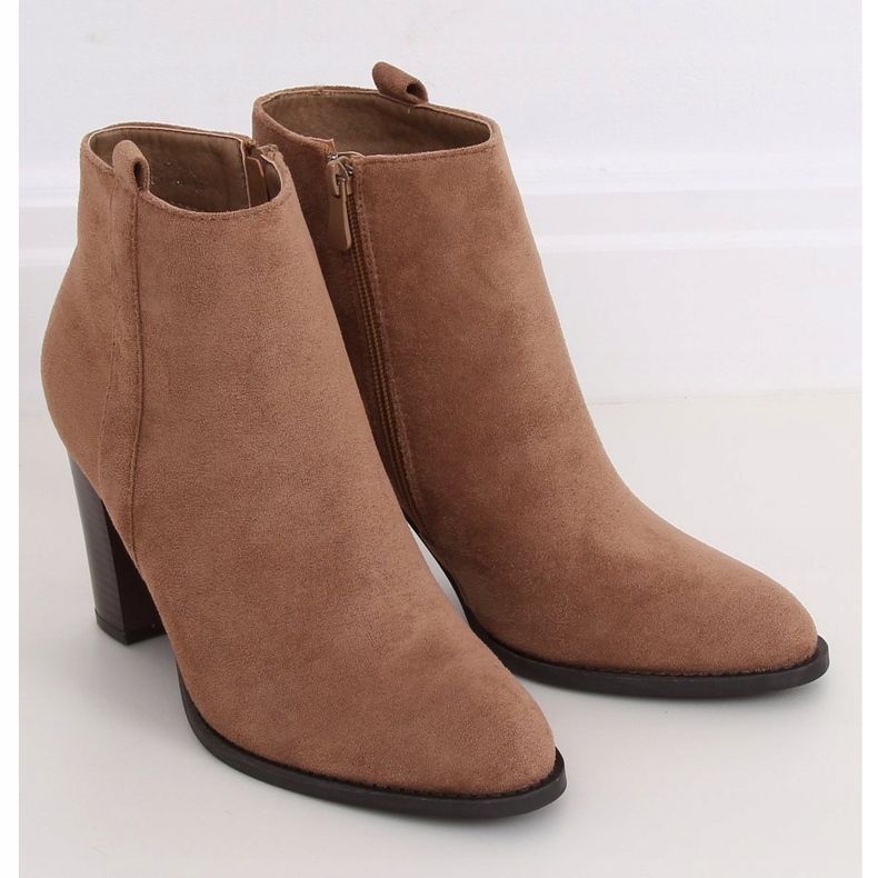 Klasična bež štikla UK09P Bež smeđa 1