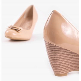 Bež pumpe na klin s kopčom 0089-3 smeđa 2