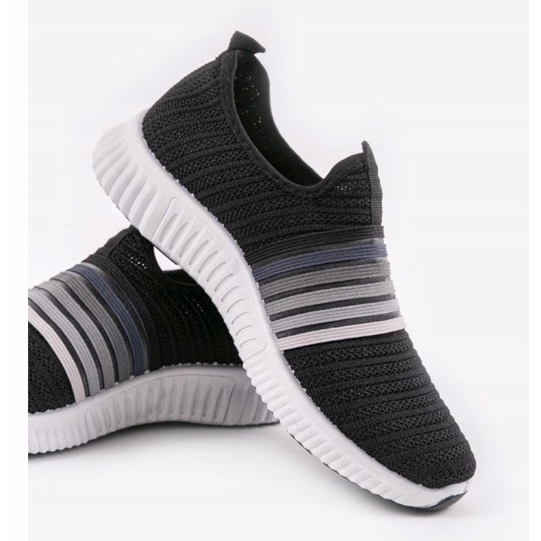 Crne sportske cipele na klizanje TL502 crna 2