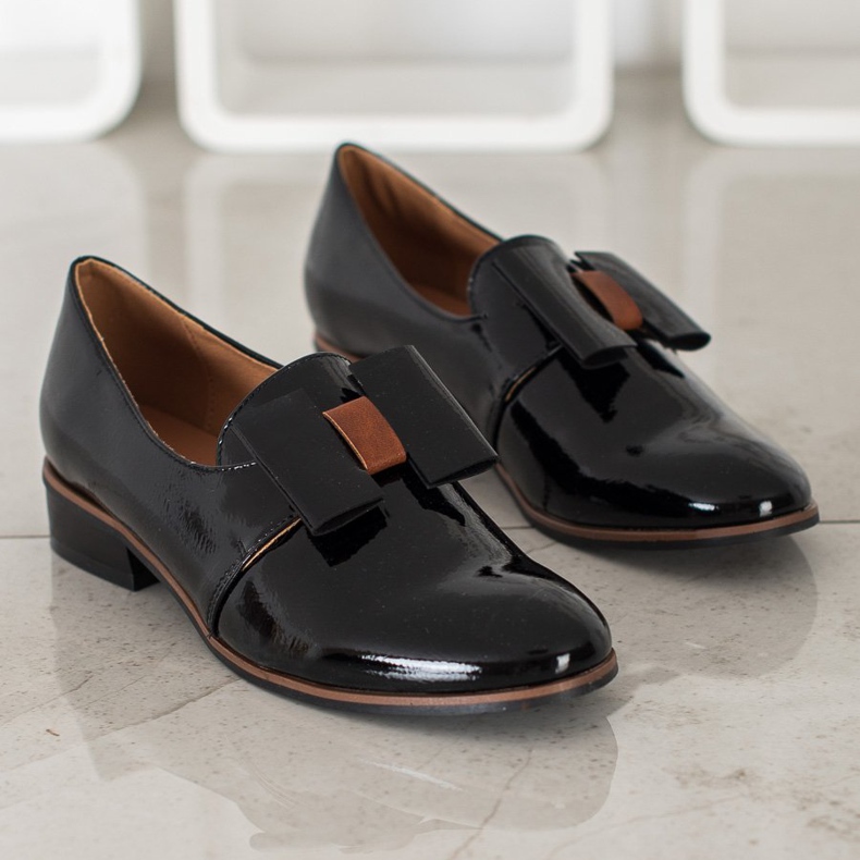 VINCEZA lakirane pumpe crno 1