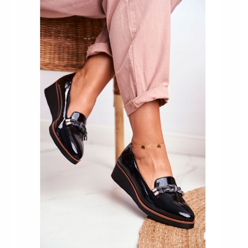 Vinceza Ženske crne mokasine lakirane na klinu Abba crna 2