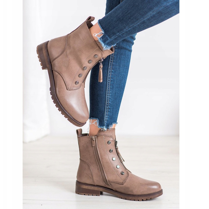 J. Star Radnici na klizaču bež 1