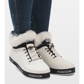 Bijele izolirane krznene čizme od antilopa NB252P-1 bijela 2