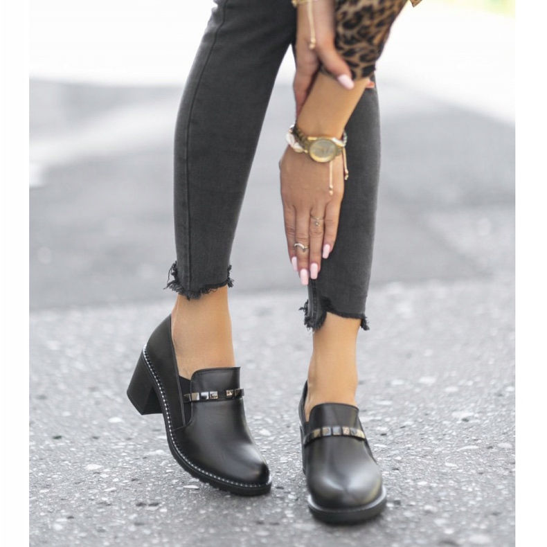 Ženske crne cipele na stupu C17-6113 crna 2