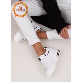 Bijele tenisice BY-0370 BIJELE / CRNE na skrivenom klinu bijela crno 1