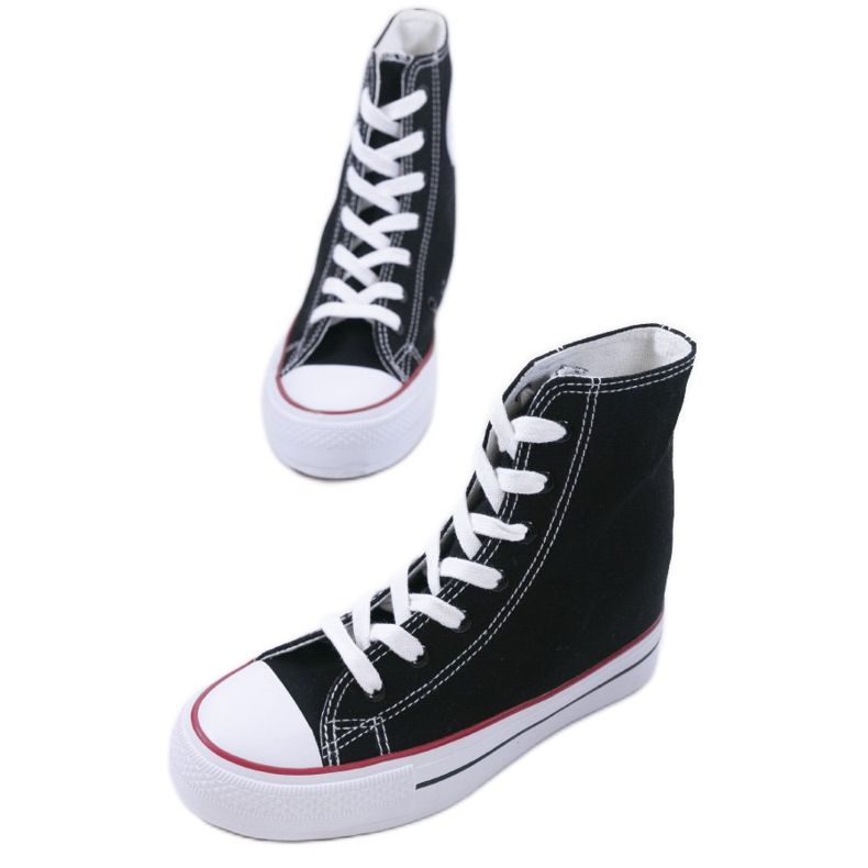 Crne tenisice s klinovima na vezanje B706-1 crna 1