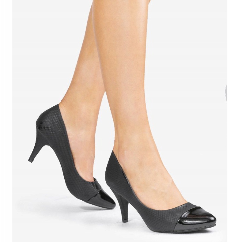Crne pumpe na peti YS-437 crna 2