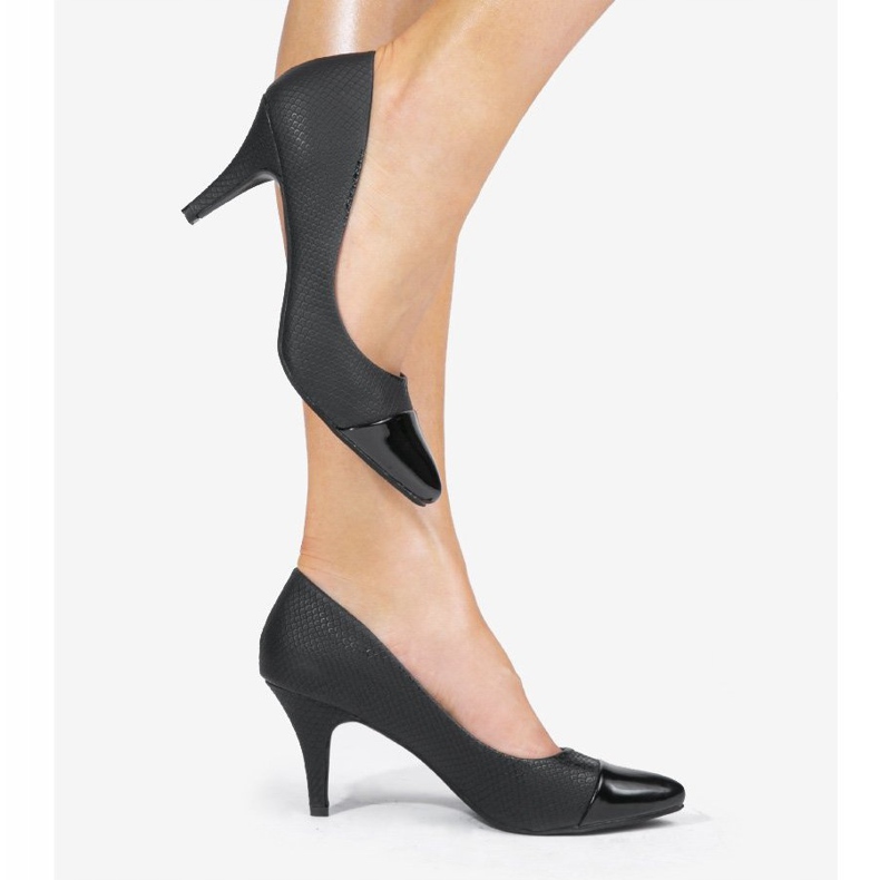 Crne pumpe na peti YS-437 crna 1
