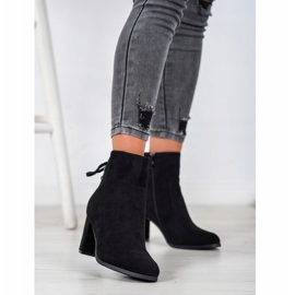 Vezane čizme na VINCEZA postu crno 2