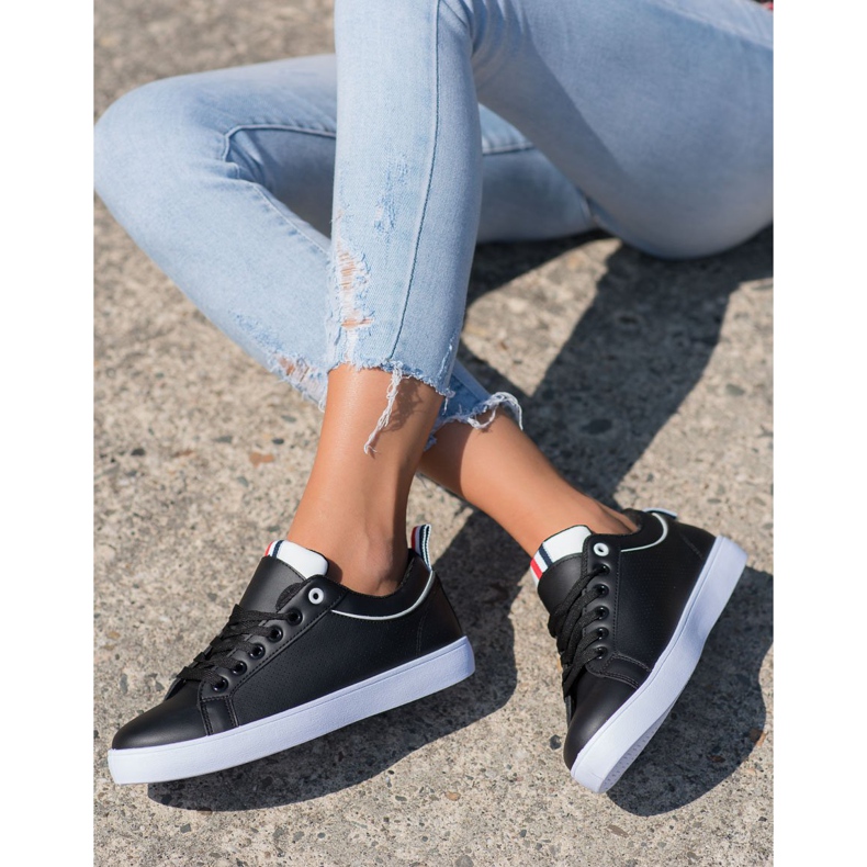 SHELOVET Elegantne tenisice s eko kožom crno 2