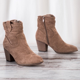 Bestelle Klasične ažurske čizme s ažurima bež 1