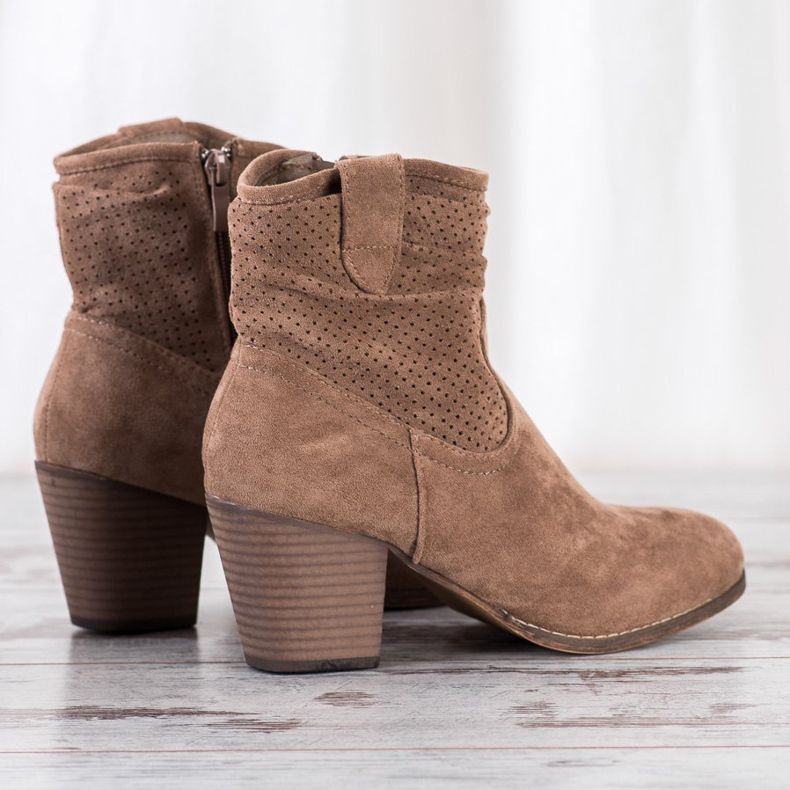 Bestelle Klasične ažurske čizme s ažurima bež 2