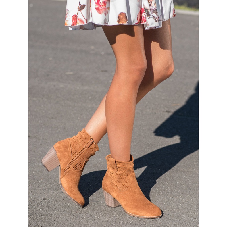 Bestelle Klasične ažurske čizme s ažurima smeđa 1