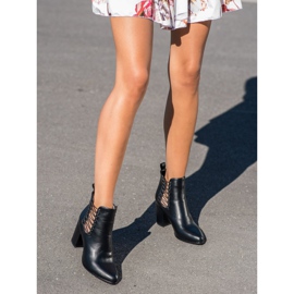 VINCEZA izrezane čizme crno 2