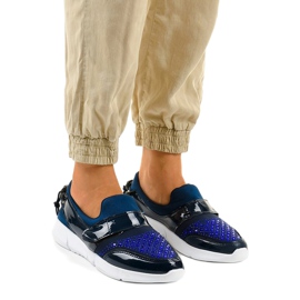 Tamnoplave sportske cipele na navlaku B120-3 mornarsko plava 1