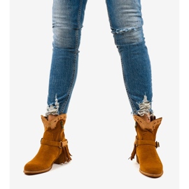 Generacijske smeđe gležnjače od antilopa na stupu smeđa 1