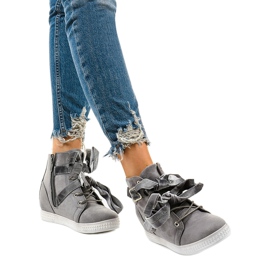 Sive tenisice od antilopa sa kopčom Haiphaia siva 1