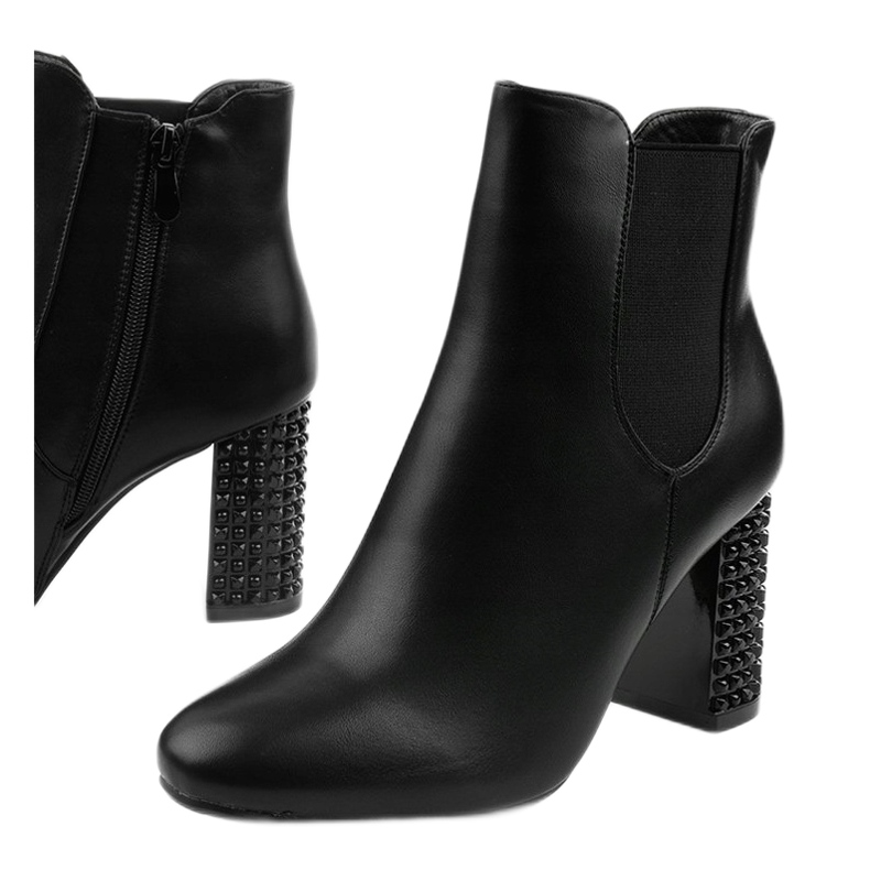 Crne gležnjače na Chardonnay stupu crna 1