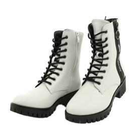 M.Daszyński Radnici iz sive drvne građe Daszyński MR1813-31 crno siva 2