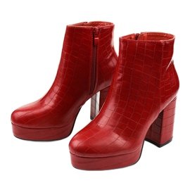 Crvene gležnjače na stupu Usinaya crvena 2