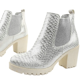 Srebrne čizme na Amar postu srebro 1